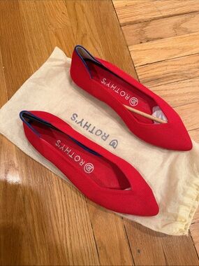 Excellent Condition Rothy's The Point Red Knit Flats with Blue Trim